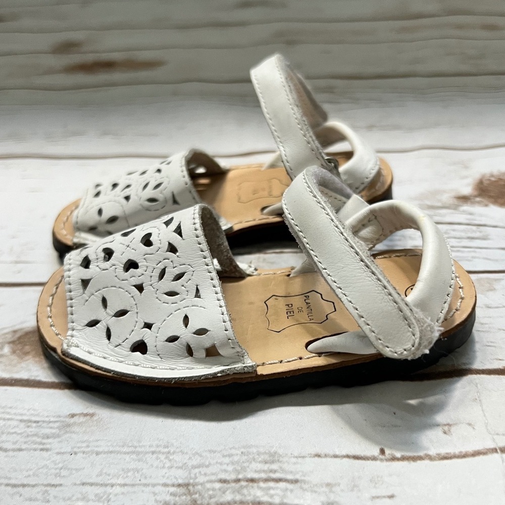 TEX Sandals White Leather Laser Cut Floral Hearts EU 22
